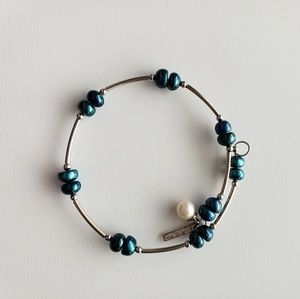 Vantel Pearl's wrap braclet